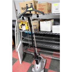 CLOTHES STEAMER