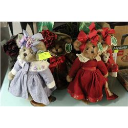 SET OF 5 COLLECTIBLE BEARS