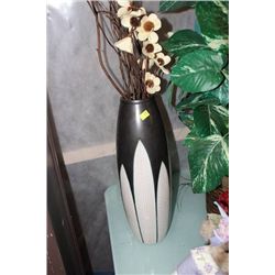 SHOWHOME VASE W ARTIFICIAL FLOWERS