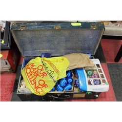 ESTATE TRUNK W CHRISTMAS CONTENTS