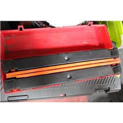 CASE OF REFLECTIVE EMERGENCY ROAD TRIANGLES