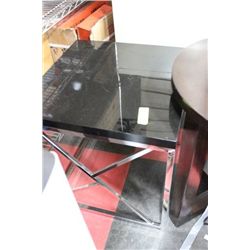 SHOWHOME BLACK AND CHROME END TABLE