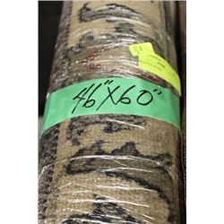 AREA RUG 46 X60