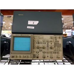 TEKTRONIX 2246 100MHZ OSCILLOSCOPE