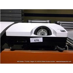 HITACHI CP-D10 PROJECTOR