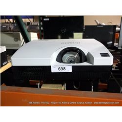 HITACHI CP-D10 PROJECTOR