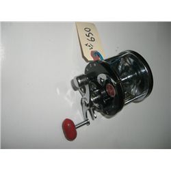 SPORT KING SALTWATER FISHING REEL *HEAVY DUTY-EXCELLENT CONDITION* MODAEL M-44 WITH FREE SPOOL AND A