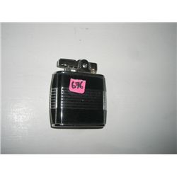 VINTAGE VERY OLD RARE *RONSON VANGUARD* LIGHTER IN EXCELLENT CONDITION STAMPED *RONSON VANGUARD US*!