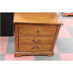 SHOWHOME WOOD 3 DRAWER NIGHT STAND