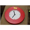 Image 1 : SHOWHOME RED WALL CLOCK