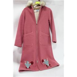 INUVIK NWT LADIES SIZE 8 INUIT HUNTER DESIGN