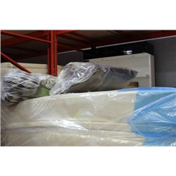 QUEEN SIZE MEMORY FOAM TOP FOAM MATTRESS