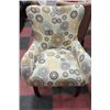 Image 1 : SHOWHOME FABRIC ACCENT CHAIR