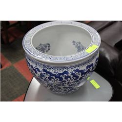 LARGE CERAMIC WHITE AND BLUE PLANTER