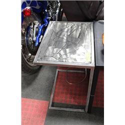 SHOWHOME METAL ART SIDETABLE