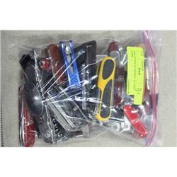 BAG OF POCKET KNIVES AS THEY COME
