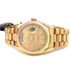 36mm Gents Rolex 18k Yellow Gold Oyster Perpetual Daydate Watch. Champagne Dial. 18K Yellow Gold Flu