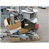 Image 1 : PALLET: MISCELLANEOUS METAL HARDWARE