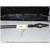Image 1 : TONGS