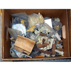 BOX: MISCELLANEOUS PLASTIC / METAL PIECES