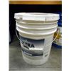 Image 2 : 5 GALLON BUCKET: CHEVRON HYDRAULIC OIL ISO 46