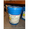Image 4 : 5 GALLON BUCKET: CHEVRON HYDRAULIC OIL ISO 46