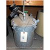 Image 1 : SPEEDAIRE 2Z367 PAINT TANK
