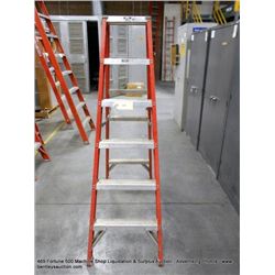 LOUISVILLE FM1006 6' FIBERGLASS STEP LADDER
