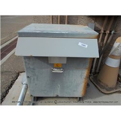 SQUARE D 45T3H 3 PHASE DOUBLE INSULATED TRANSFORMER, OUTSIDE