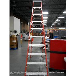 LOUISVILLE FS1110 10' FIBERGLASS LADDER