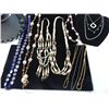 Image 2 : LOT 21 ASSORTED NECKLACES