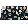 Image 2 : LOT 23 ASSORTED BROACHES & DECORATIVE PINS