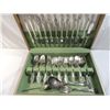 Image 1 : COMMUNITY SILVERWARE EVENING STAR PATTERN SET IN C