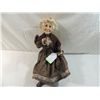 Image 1 : RESIN DETAILED OLD WOMAN DOLL