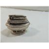 Image 2 : VINTAGE RONSON QUEEN ANNE TABLE LIGHTER