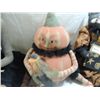 Image 3 : LOT 4 FOLK ART JOE SPENCER HALLOWEEN DOLLS