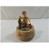 Image 1 : VINTAGE WOODEN MUSIC BOX DANCER