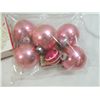 Image 2 : LOT 17 VINTAGE RED & PINK ORNAMENTS