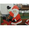 Image 3 : LOT 2 LARGE WOODEN OUTDOOR SANTA DISPLAYS