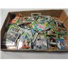 Image 2 : BOX MIXED BASEBALL & BASKETBALL PLAYER CARDS