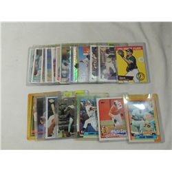 LOT 20 ASSORTED BASEBALL CARDS