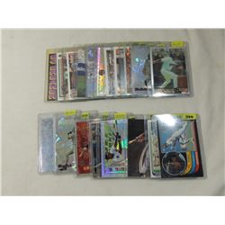 LOT 20 ASSORTED BASEBALL CARDS