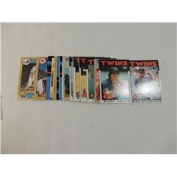 25+ ASSORTED MIXED BASEBALL CARDS