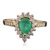 Image 3 : 14KT Yellow Gold 0.90ct Emerald and Diamond Ring