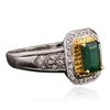 Image 2 : 10KT Two-Tone Gold 1.04ct Emerald and Diamond Ring