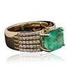 Image 4 : 14KT Yellow Gold 4.71ct Emerald and Diamond Ring