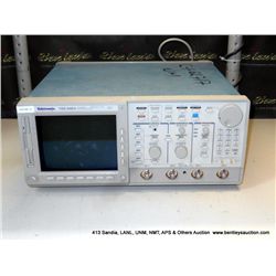 TEKTRONIX TDS 640A 4 CHANNEL DIGITIZING OSCILLOSCOPE (print sequence:) 62717