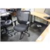 Image 2 : BLACK MESH BACK, ADJUSTABLE ARM TASK CHAIR