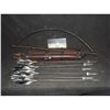 Image 1 : CHRONICLES OF NARNIA SCREEN USED HERO DWARF BOW WITH QUIVER AND 6 ARROWS