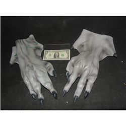 ALIEN DEMON CREATURE WEARABLE GLOVE HANDS USED IN ARIANA GRANDE VIDEO 2